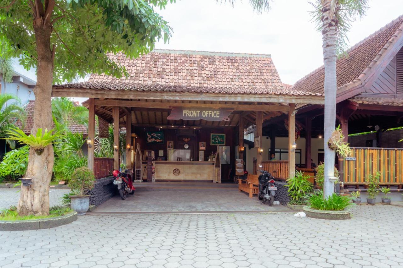 Hotel Mahkota Plengkung By Ecommerceloka Баньювангі Екстер'єр фото